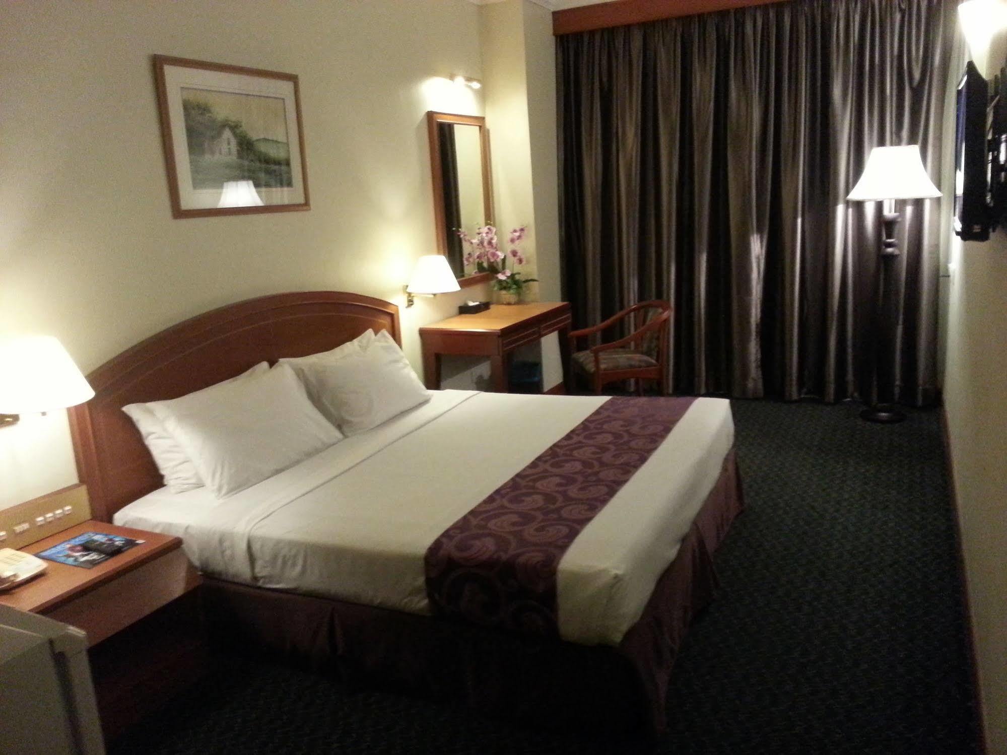 Orkid Hotel Melaka 외부 사진